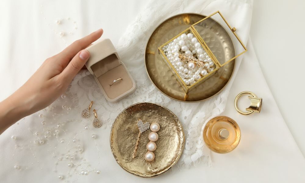 Pomysł na przechowywanie biżuterii – 5 praktycznych inspiracji do domu